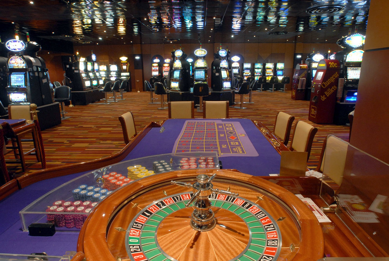 Riverstonecabin casino lounge interior
